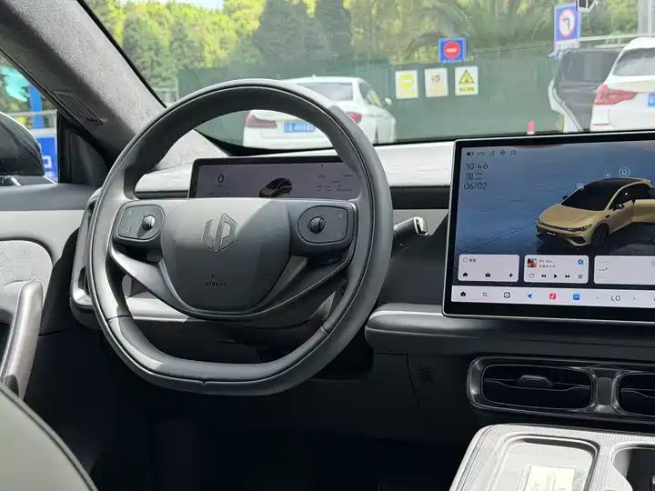 Max 515km Electric Hatchback from China 9