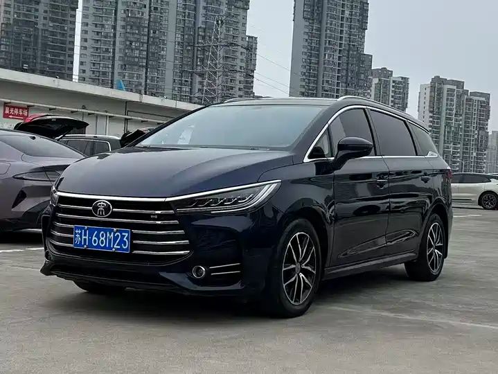 Automatic Smart Premium 7-Seater | Used Car for Export - Image 1