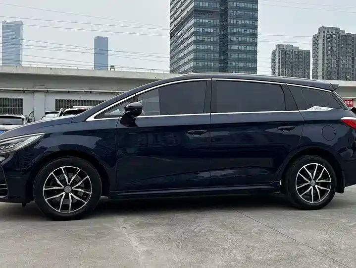 Automatic Smart Premium 7-Seater | Used Car for Export 10