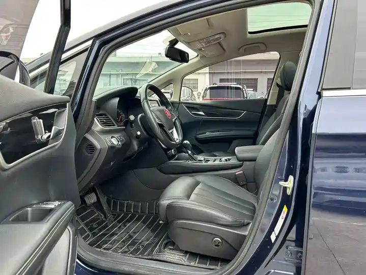 Automatic Smart Premium 7-Seater | Used Car for Export 11