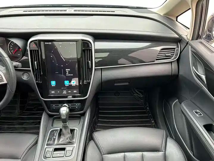 Automatic Smart Premium 7-Seater | Used Car for Export 16