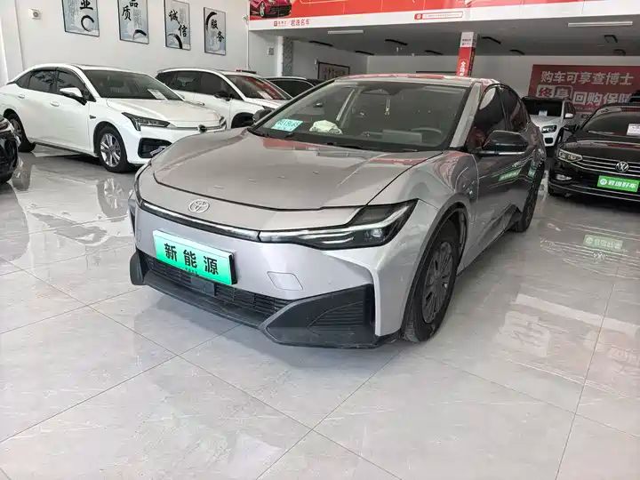 517km Elite PRO Electric Sedan | China Used Car Export - Image 1