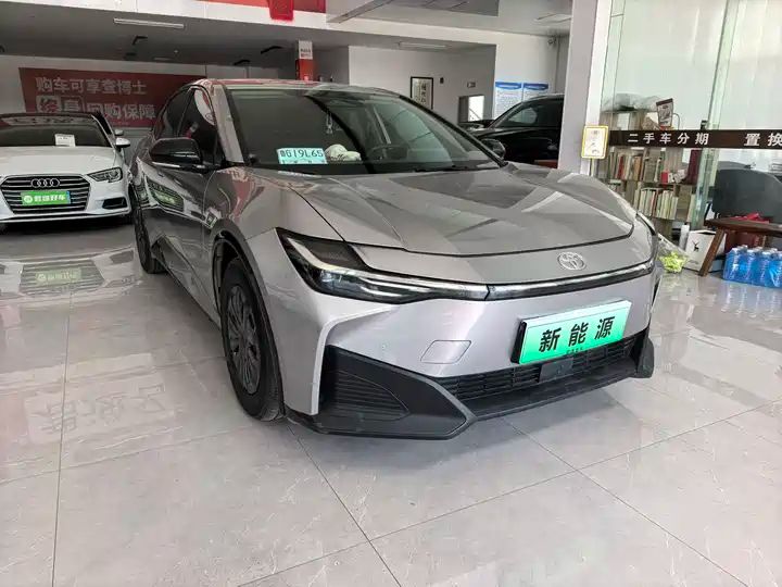 517km Elite PRO Electric Sedan | China Used Car Export 3