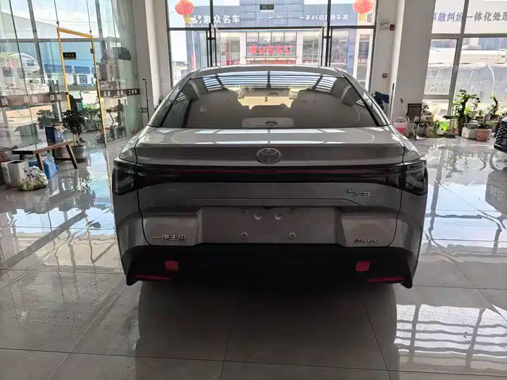 517km Elite PRO Electric Sedan | China Used Car Export 5