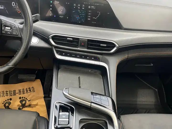 UNI-T 2nd Gen 1.5T Luxury Model | China Car Supplier 10