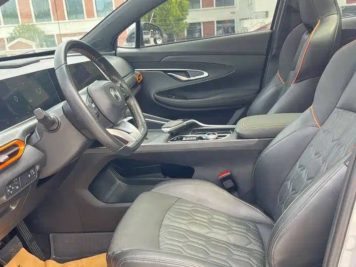 UNI-T 2nd Gen 1.5T Luxury Model | China Car Supplier 13
