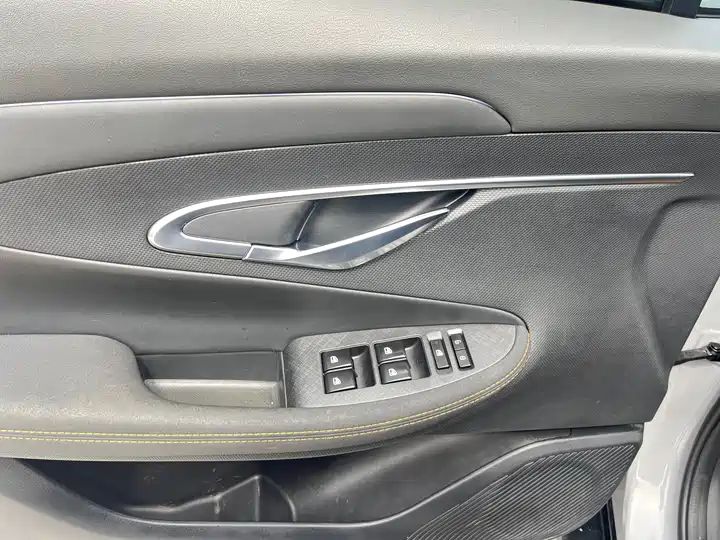 UNI-T 2nd Gen 1.5T Luxury Model | China Car Supplier 14