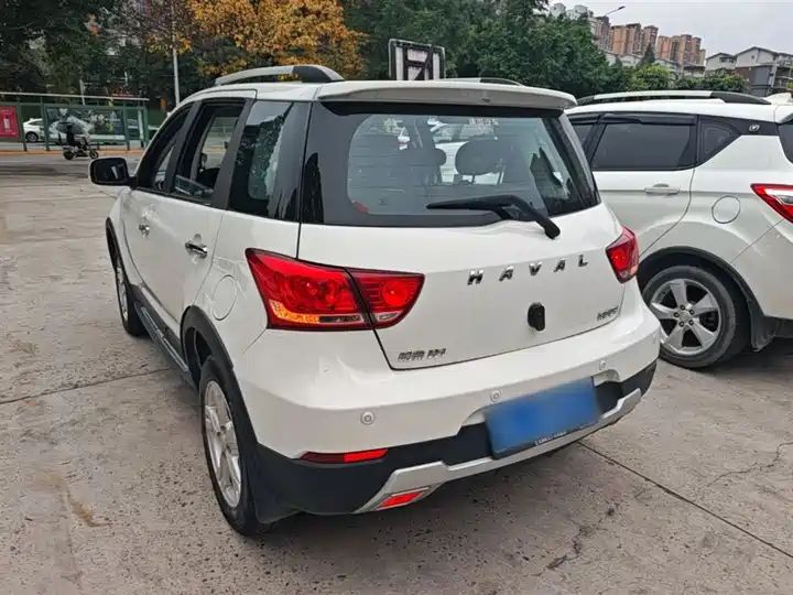 1.5L Manual Transmission Luxury Model 3