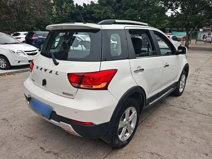 1.5L Manual Transmission Luxury Model 5