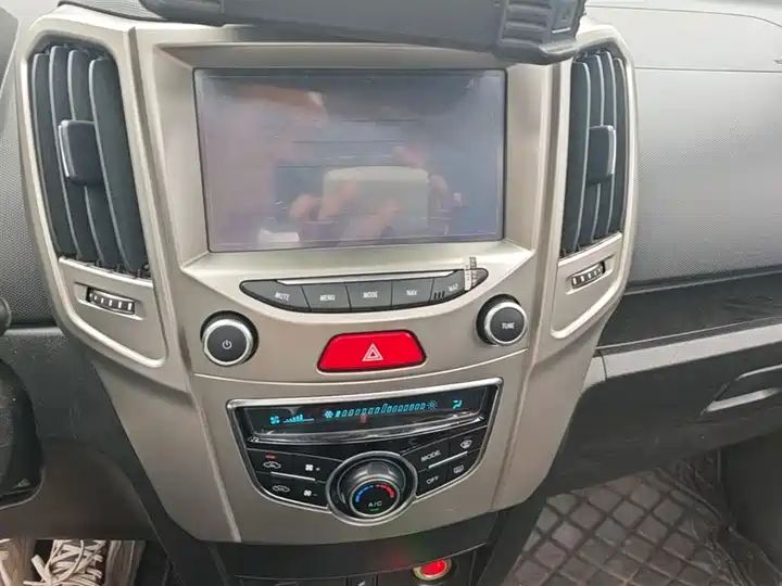 1.5L Manual Transmission Luxury Model 9