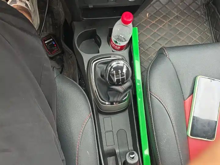 1.5L Manual Transmission Luxury Model 10
