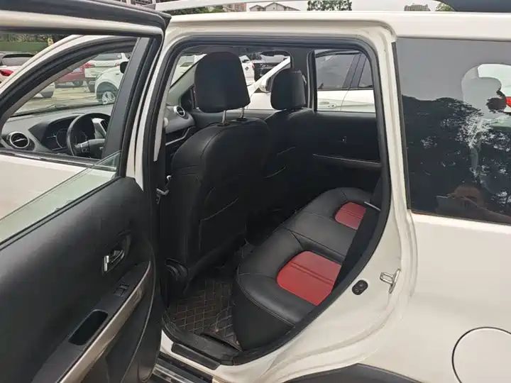 1.5L Manual Transmission Luxury Model 12