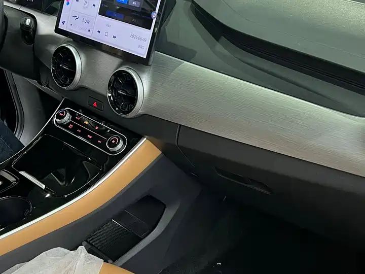 530km Premium Edition | China Auto Network, China's Largest Used Car Export Platform 9
