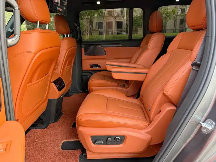 All-Round 7-Seater Long Range Version | China Used Car Exporter 5