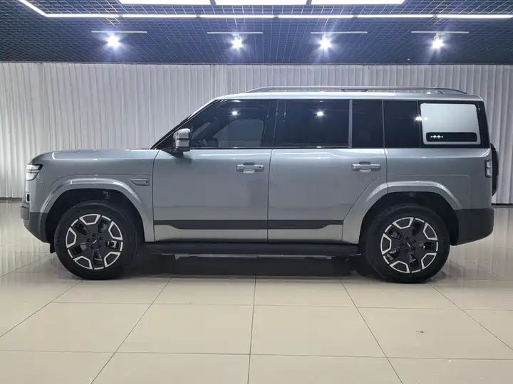 675KM RWD Flash Charging Version | China Auto Portal Used Car Export from China 3
