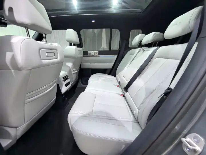 675KM RWD Flash Charging Version | China Auto Portal Used Car Export from China 7
