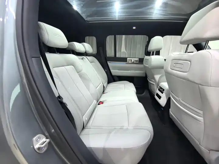 675KM RWD Flash Charging Version | China Auto Portal Used Car Export from China 11