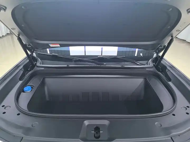 675KM RWD Flash Charging Version | China Auto Portal Used Car Export from China 14