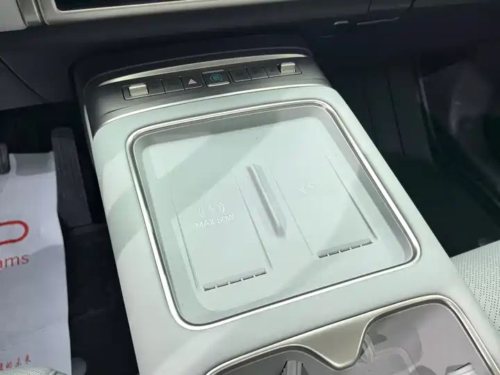 675KM RWD Flash Charging Version | China Auto Portal Used Car Export from China 15