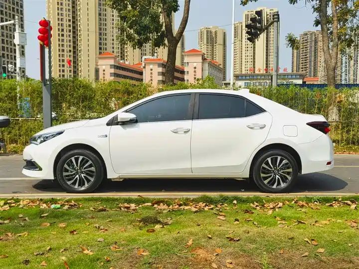 Plug-in Hybrid E+ 1.8L E-CVT Leading Edition | Used Car Export from China 3