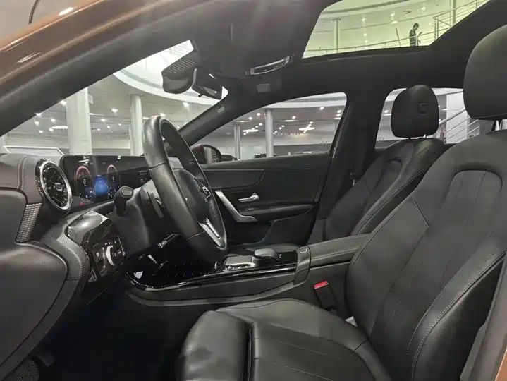 2021 Facelift Sport Dynamic Sedan, Left Hand Drive Used Car Wholesale Export 6