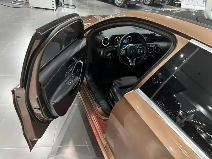 2021 Facelift Sport Dynamic Sedan, Left Hand Drive Used Car Wholesale Export 8