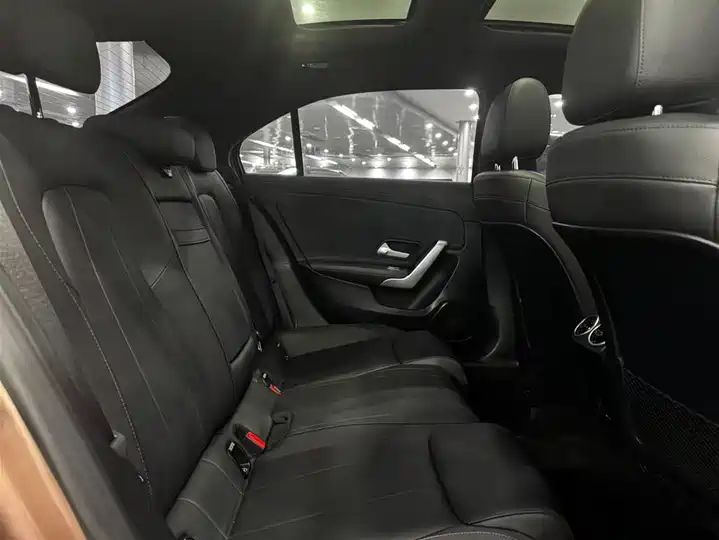 2021 Facelift Sport Dynamic Sedan, Left Hand Drive Used Car Wholesale Export 11