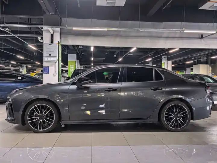 2.0TD DCT Champion Edition Pro Left Hand Drive Gasoline Sedan China Second Hand Car Export 3