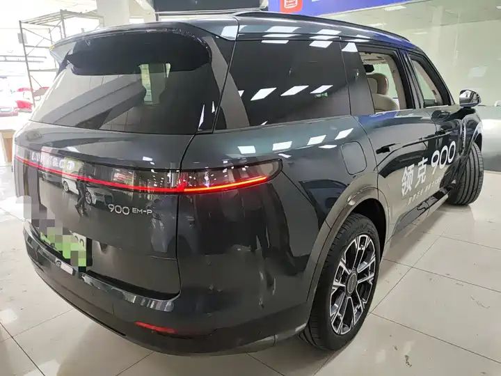 2.0T Ultra 6 Seat Left Hand Drive, China Origin Used SUV for Export 5