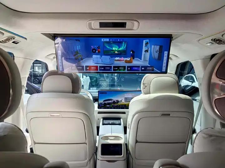 2.0T Ultra 6 Seat Left Hand Drive, China Origin Used SUV for Export 12