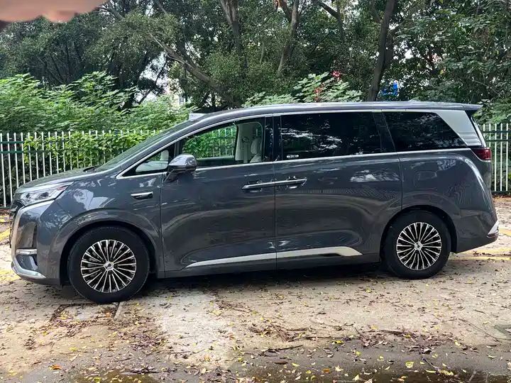 DM‑i 1020 AWD Flagship Intelligent Driving Version LHD PHEV Luxury MPV China Second‑hand Car Export 3