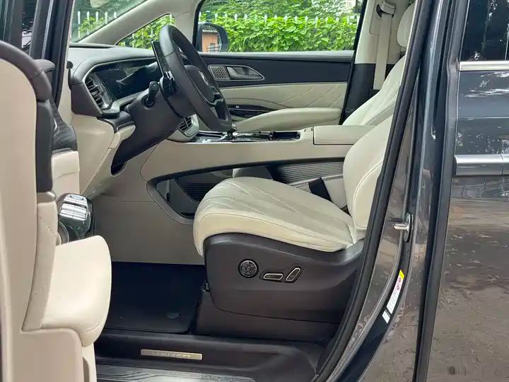 DM‑i 1020 AWD Flagship Intelligent Driving Version LHD PHEV Luxury MPV China Second‑hand Car Export 4