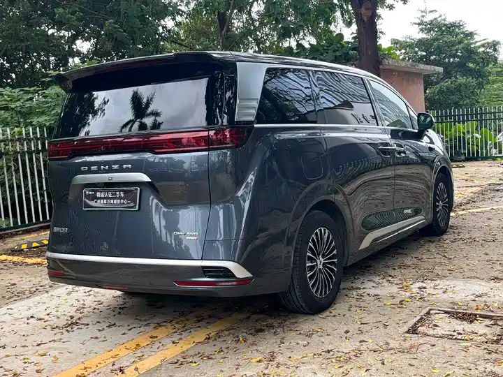 DM‑i 1020 AWD Flagship Intelligent Driving Version LHD PHEV Luxury MPV China Second‑hand Car Export 9