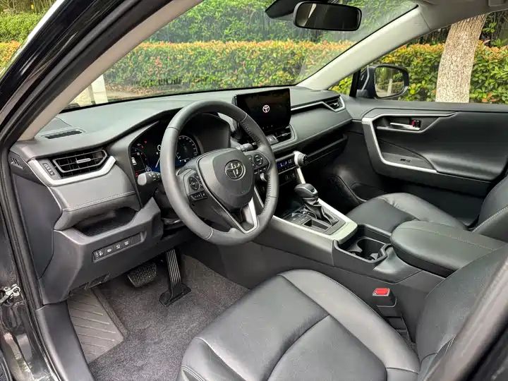 CVT 2WD Fashion Plus Left Hand Drive China Export Car 6