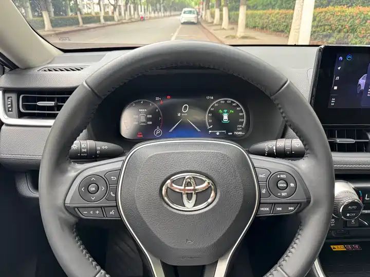 CVT 2WD Fashion Plus Left Hand Drive China Export Car 10