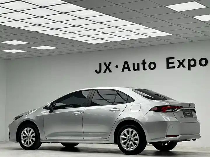 Elite Left Hand Drive China Export Sedan 6