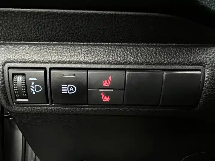 Elite Left Hand Drive China Export Sedan 8