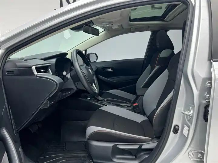 Elite Left Hand Drive China Export Sedan 10