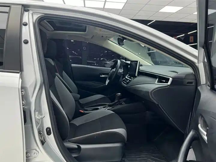 Elite Left Hand Drive China Export Sedan 11