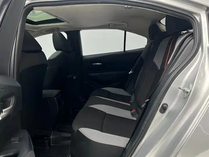 Elite Left Hand Drive China Export Sedan 12