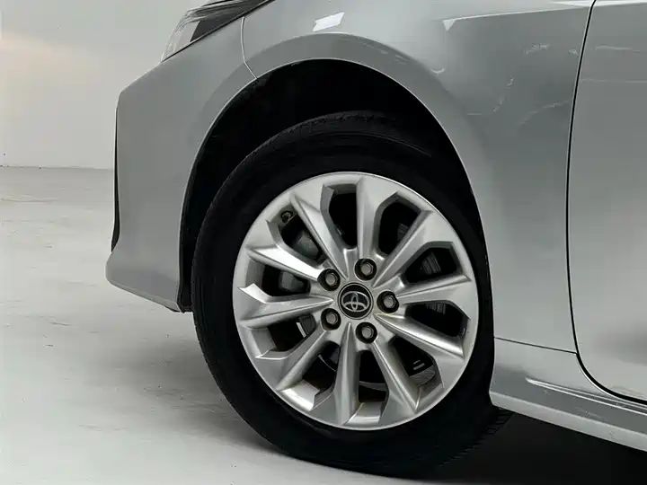 Elite Left Hand Drive China Export Sedan 15
