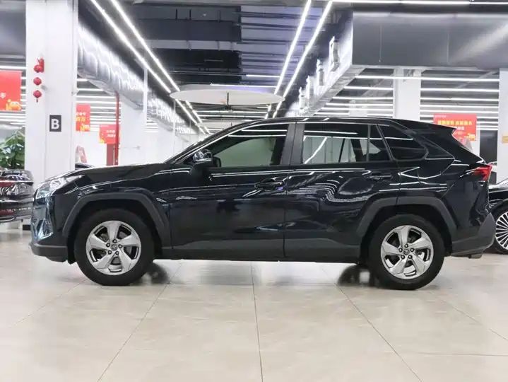 Rongfang 2.0L CVT 4WD Fashion PLUS LHD Chinese SUV For Export to Africa 3