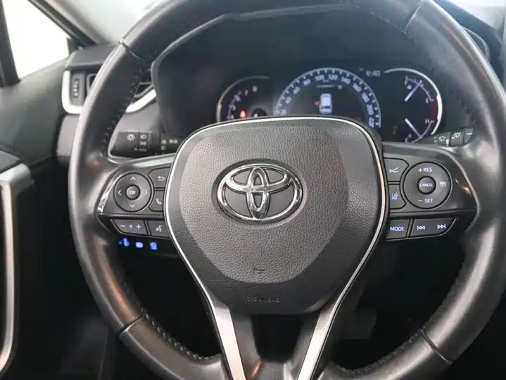 Rongfang 2.0L CVT 4WD Fashion PLUS LHD Chinese SUV For Export to Africa 6