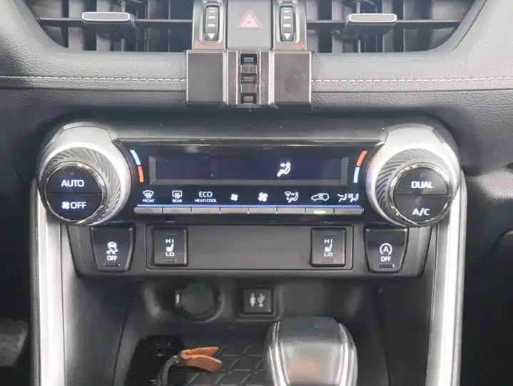Rongfang 2.0L CVT 4WD Fashion PLUS LHD Chinese SUV For Export to Africa 8