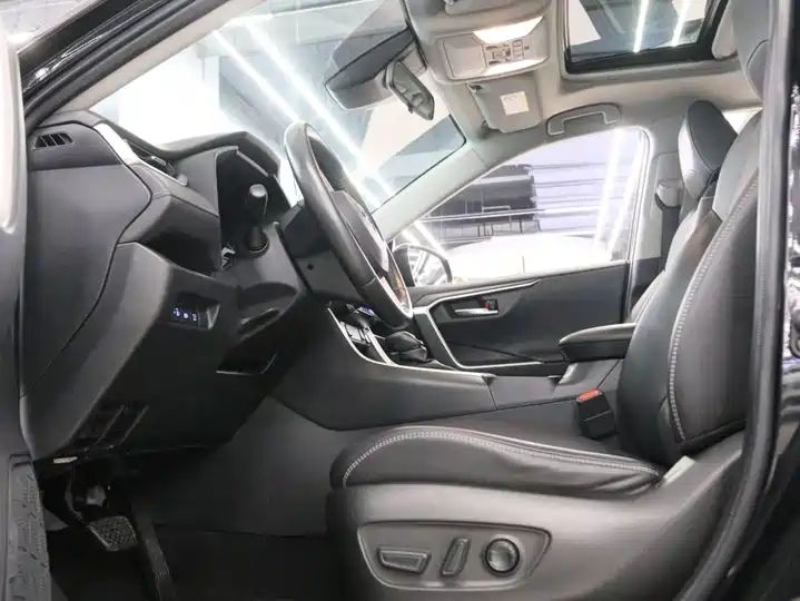 Rongfang 2.0L CVT 4WD Fashion PLUS LHD Chinese SUV For Export to Africa 13