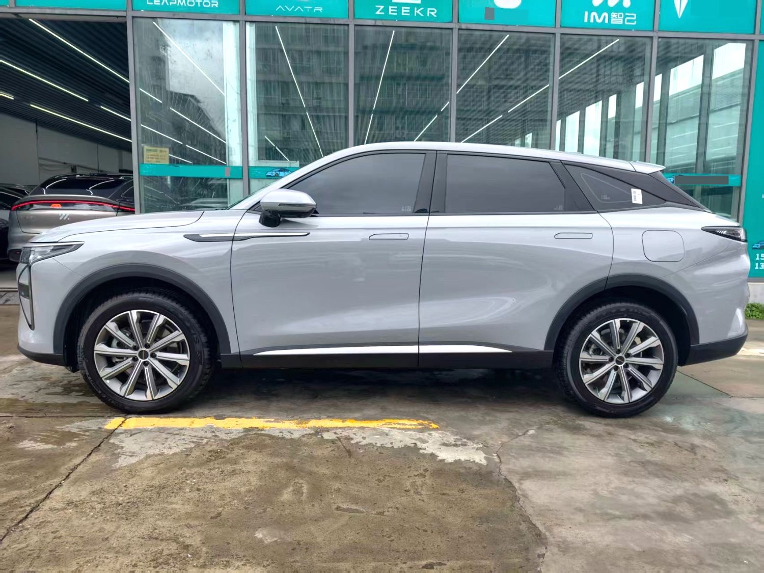 PHEV 2026 1.5T Global Edition 120KM Long Range 2WD Automatic Chinese SUV Export to Africa 3