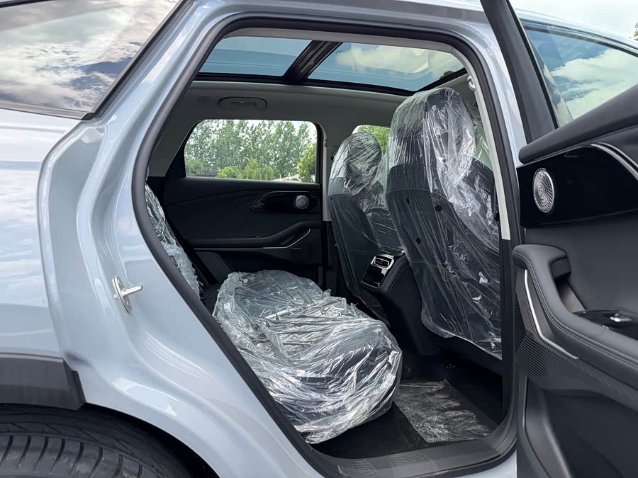 PHEV 1.5T Premium Edition 100km EV Range 2WD Automatic Zero Mileage New Chinese SUV for Export 8