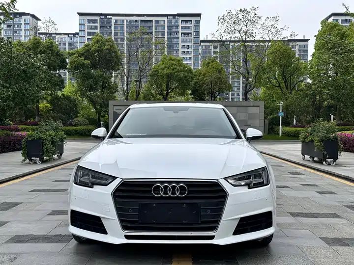 40 TFSI Fashion LHD Sedan | China Used Car Ready for Africa Import & Export 2