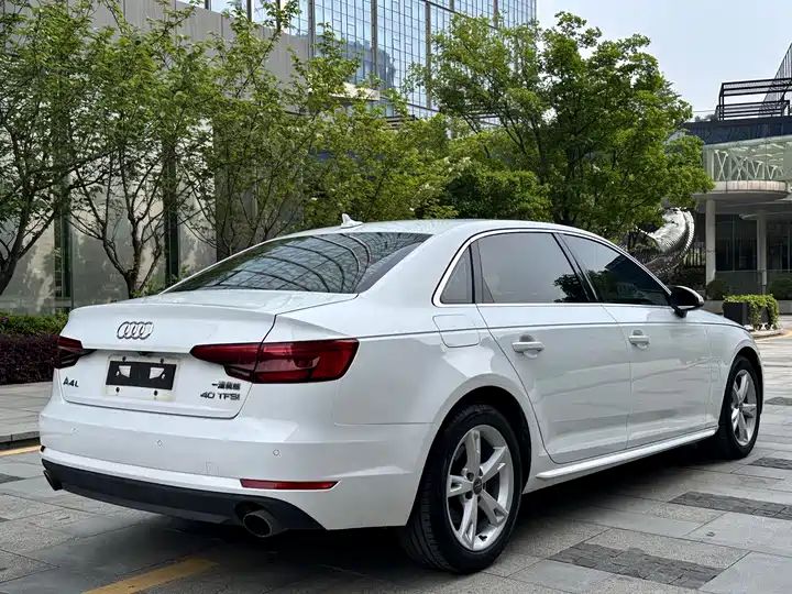 40 TFSI Fashion LHD Sedan | China Used Car Ready for Africa Import & Export 4