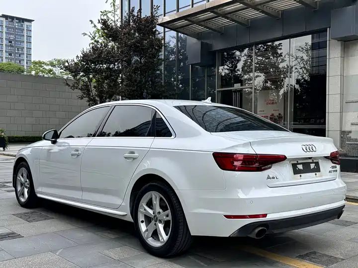 40 TFSI Fashion LHD Sedan | China Used Car Ready for Africa Import & Export 6